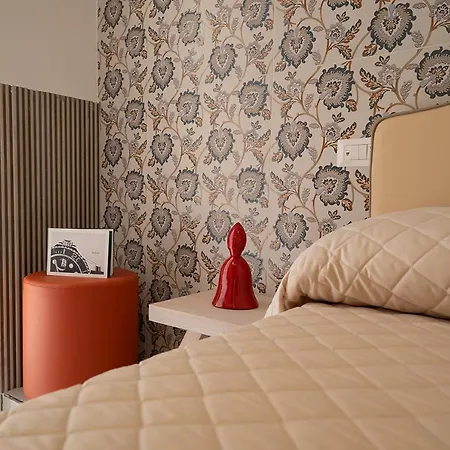 P.c. Boutique H. De Gasperi, Centro, By Clapa Group Гостевой дом Неаполь